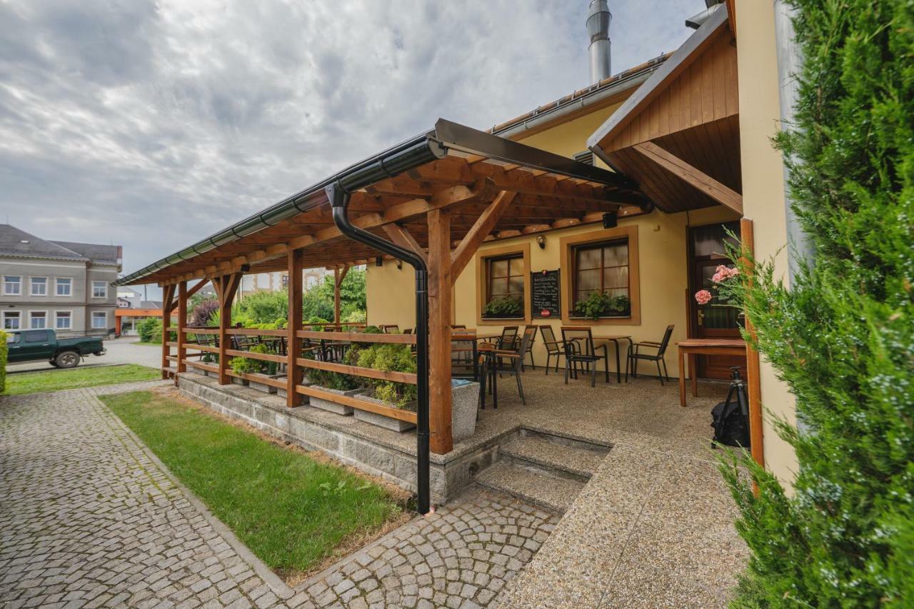 Hotel Taverna Javorník Extérieur photo