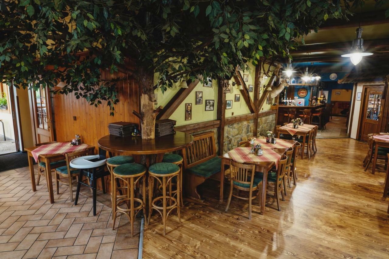 Hotel Taverna Javorník Extérieur photo