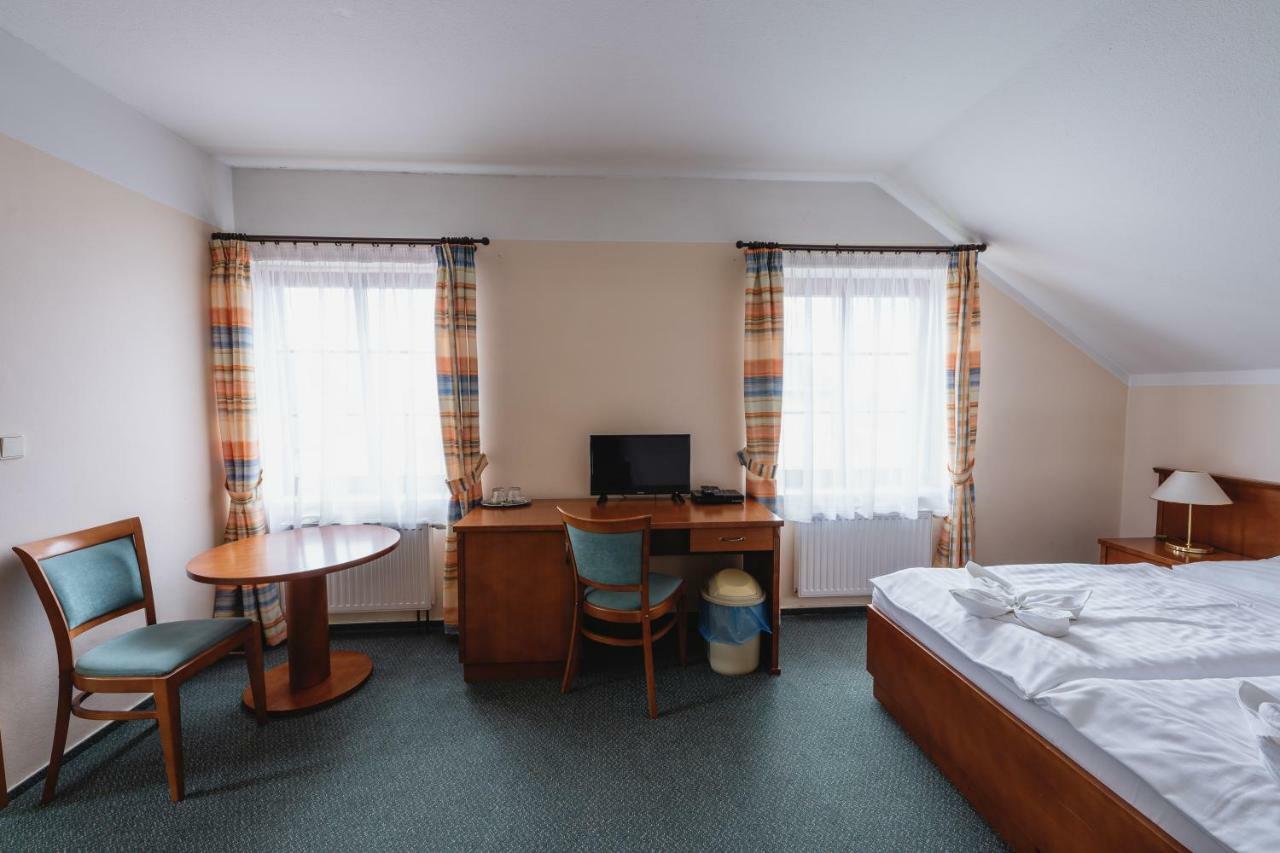 Hotel Taverna Javorník Extérieur photo