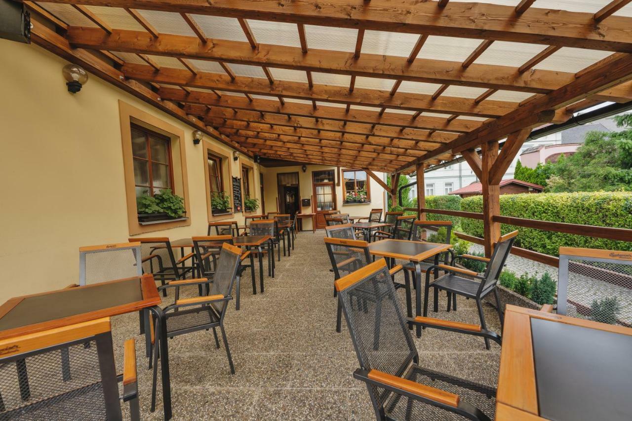 Hotel Taverna Javorník Extérieur photo