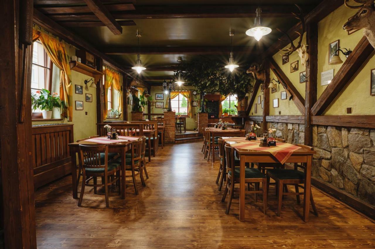 Hotel Taverna Javorník Extérieur photo