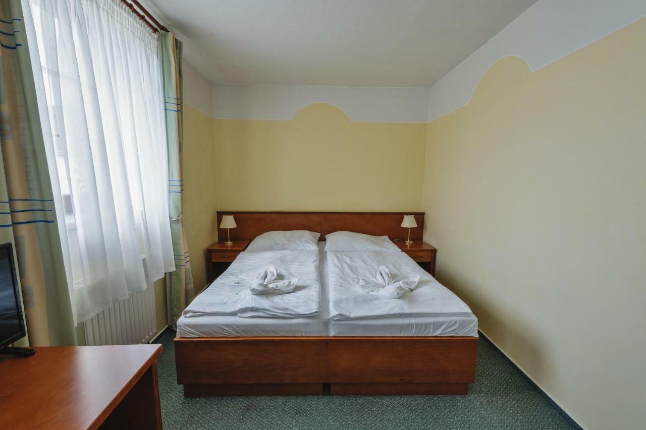 Hotel Taverna Javorník Extérieur photo