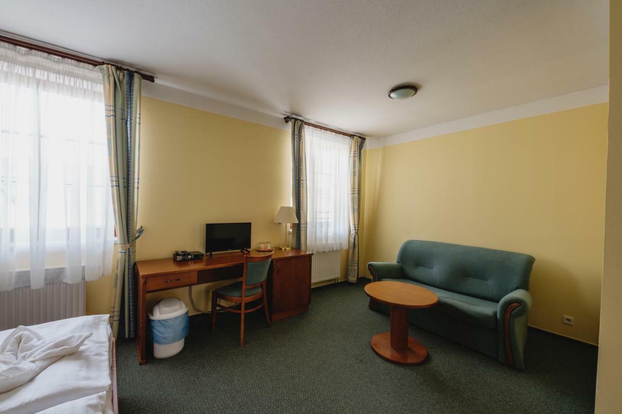 Hotel Taverna Javorník Extérieur photo