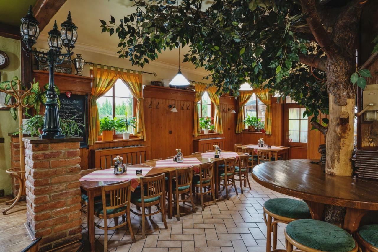 Hotel Taverna Javorník Extérieur photo