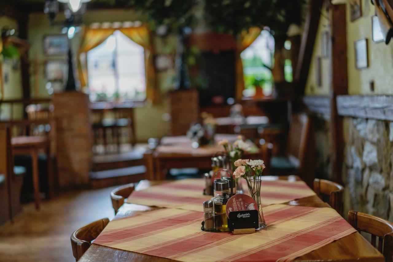 Hotel Taverna Javorník Extérieur photo
