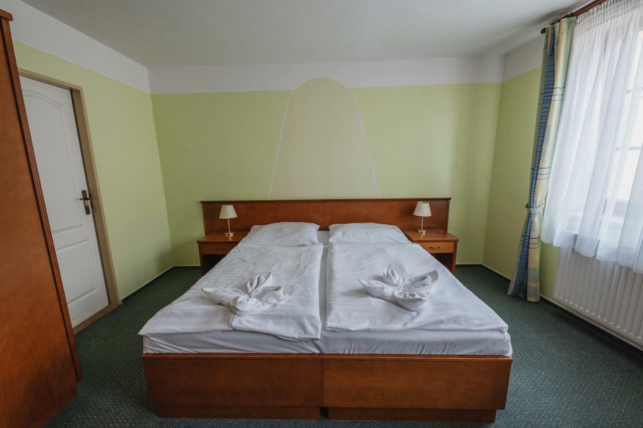 Hotel Taverna Javorník Extérieur photo