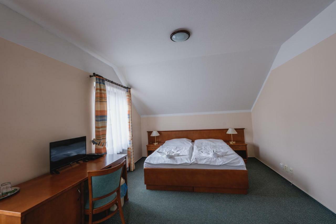 Hotel Taverna Javorník Extérieur photo