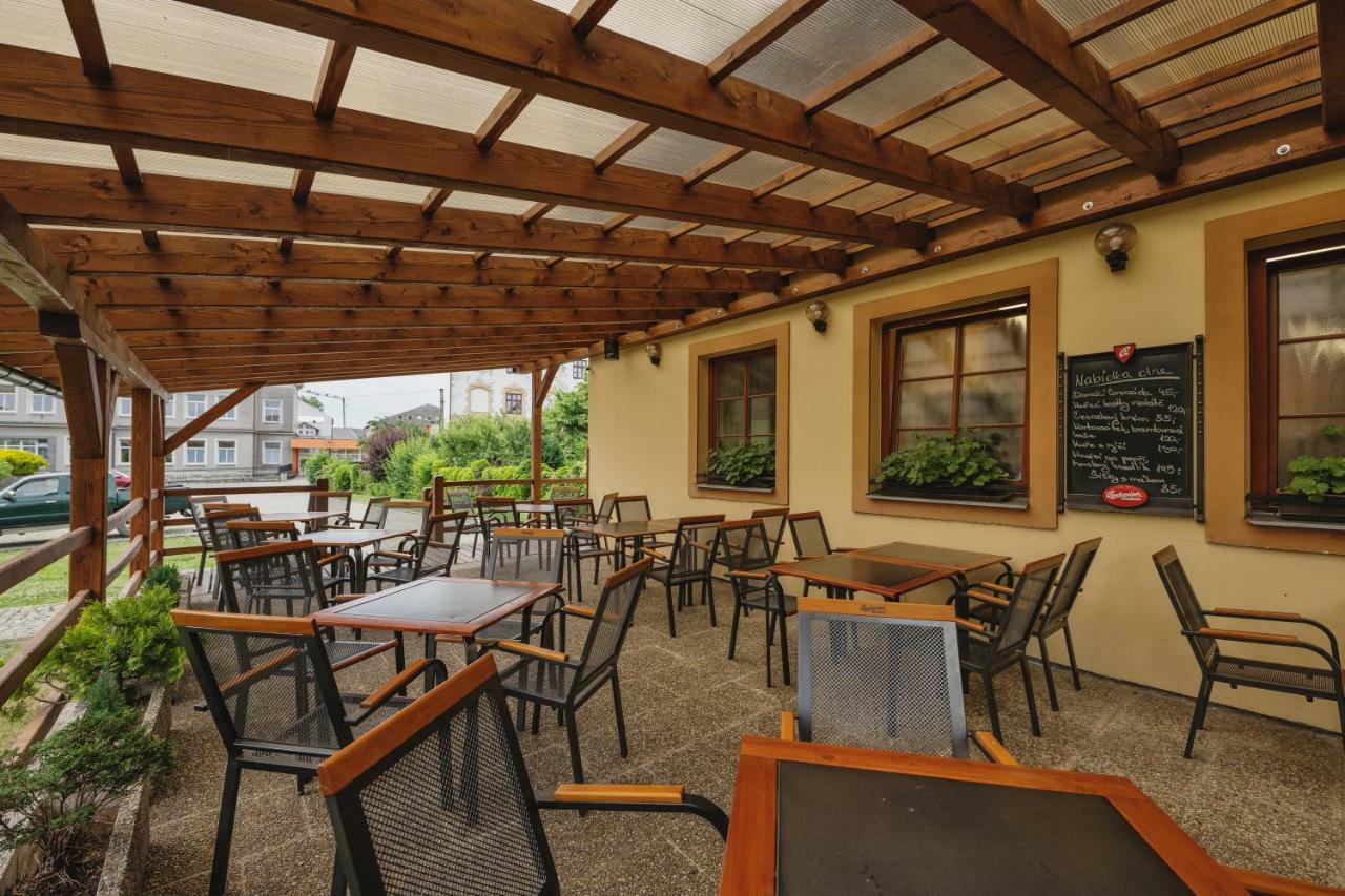 Hotel Taverna Javorník Extérieur photo