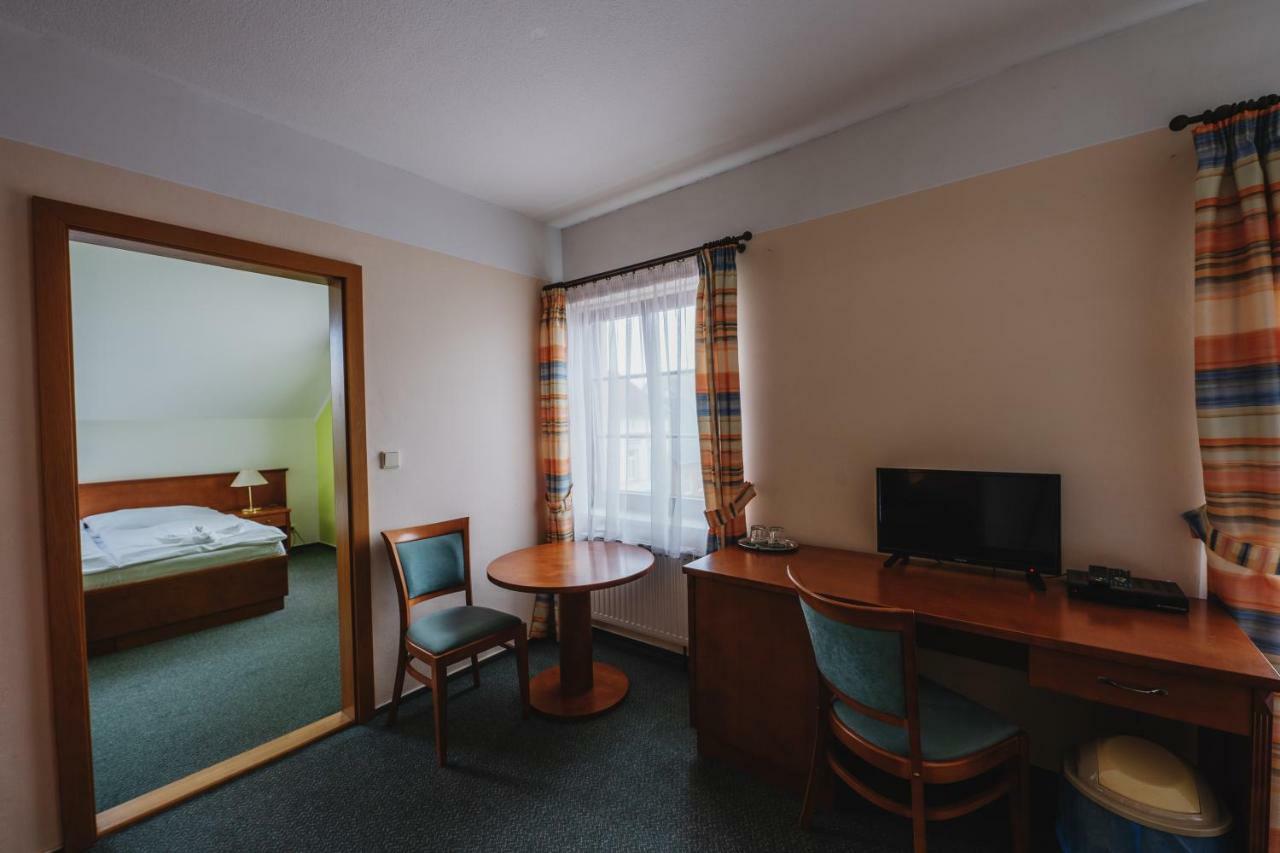 Hotel Taverna Javorník Extérieur photo