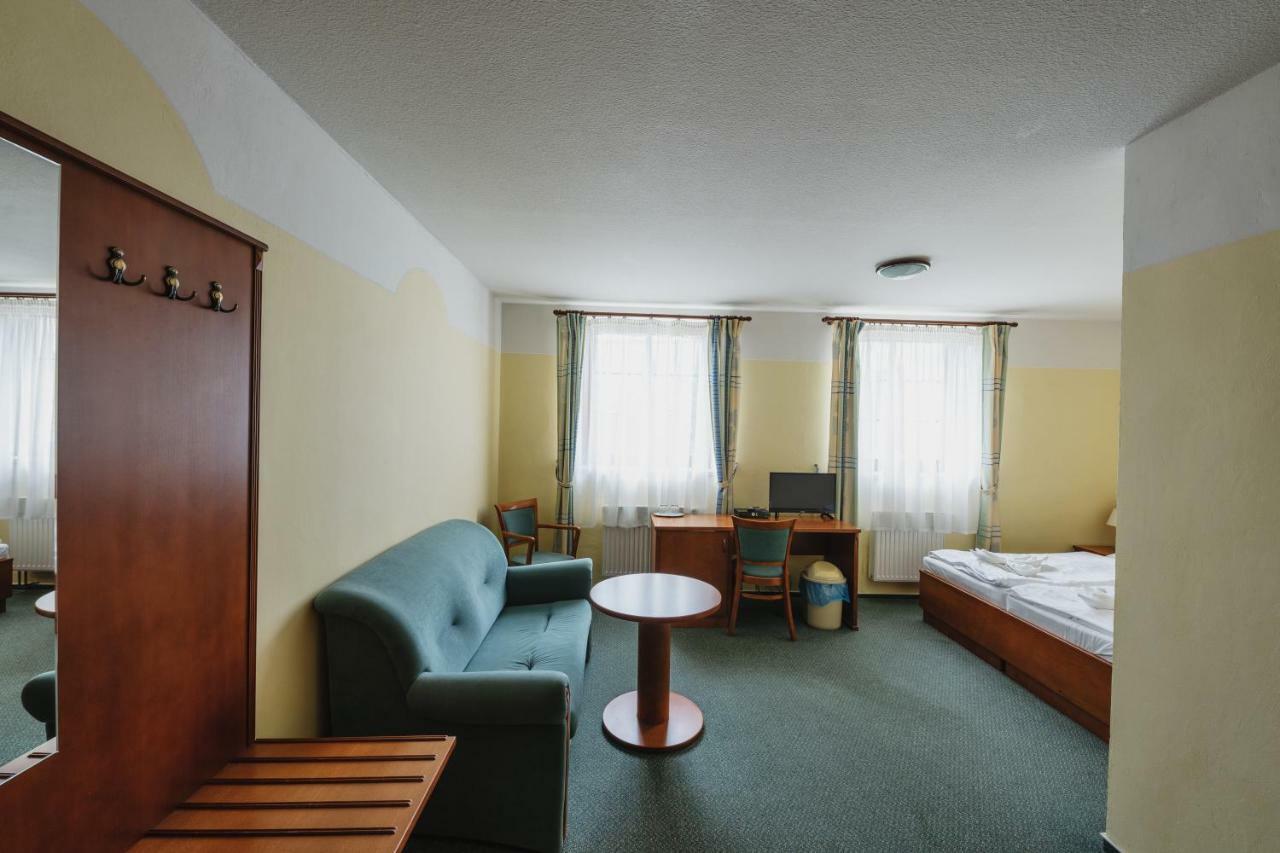 Hotel Taverna Javorník Extérieur photo