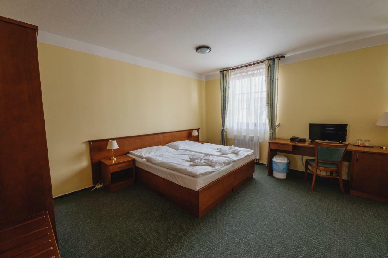 Hotel Taverna Javorník Extérieur photo
